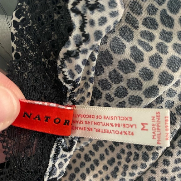 Black and white silky night gown. - Picture 5 of 6